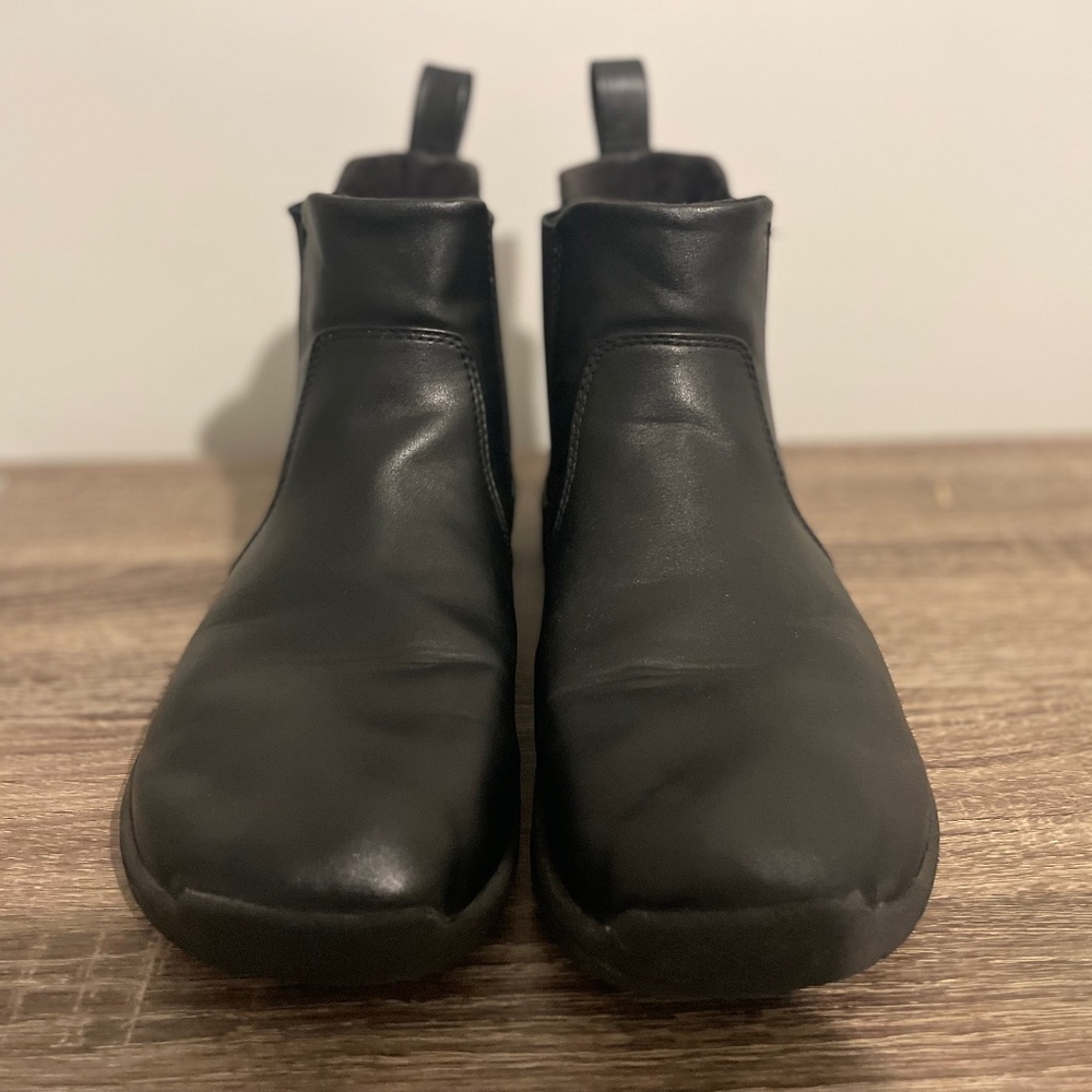 Feelgrounds Chelsea Barefoot Boots - Like New - 41/US Women’s 10